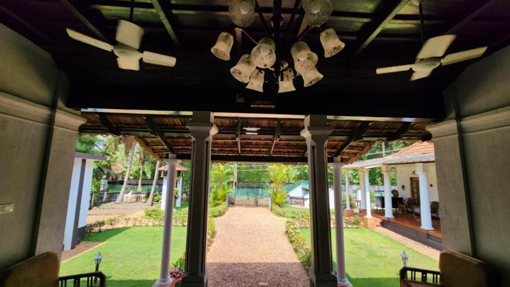 Babira Brookside Heritage Resort كوماراكوم المظهر الخارجي الصورة