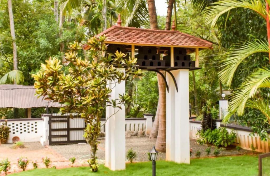 Babira Brookside Heritage Resort كوماراكوم المظهر الخارجي الصورة