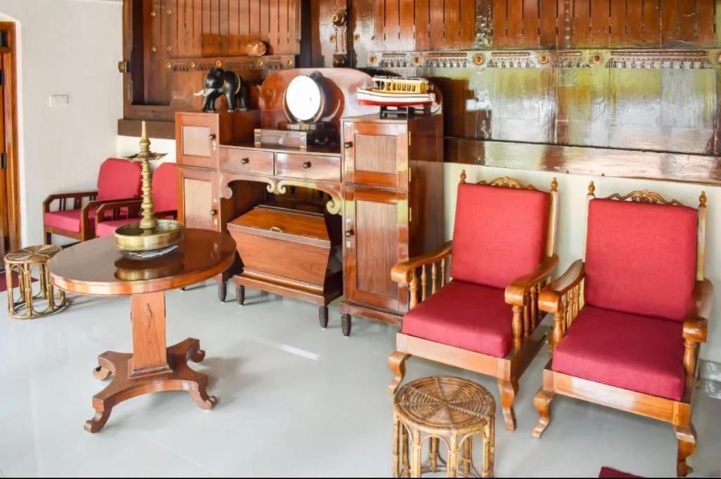 Babira Brookside Heritage Resort كوماراكوم المظهر الخارجي الصورة