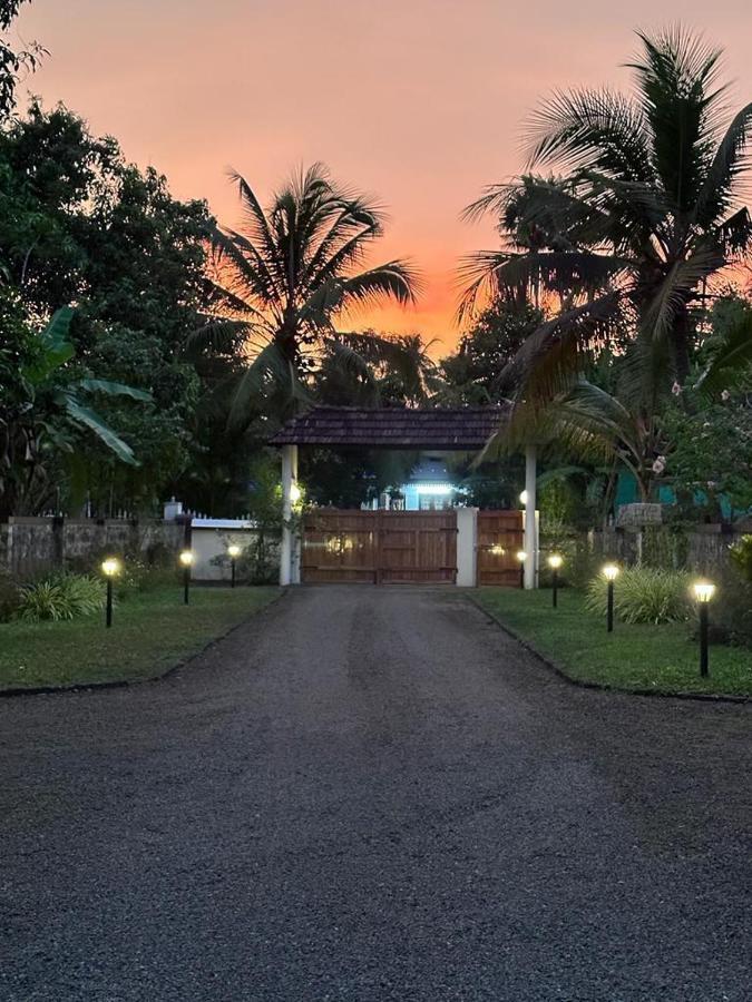 Babira Brookside Heritage Resort كوماراكوم المظهر الخارجي الصورة