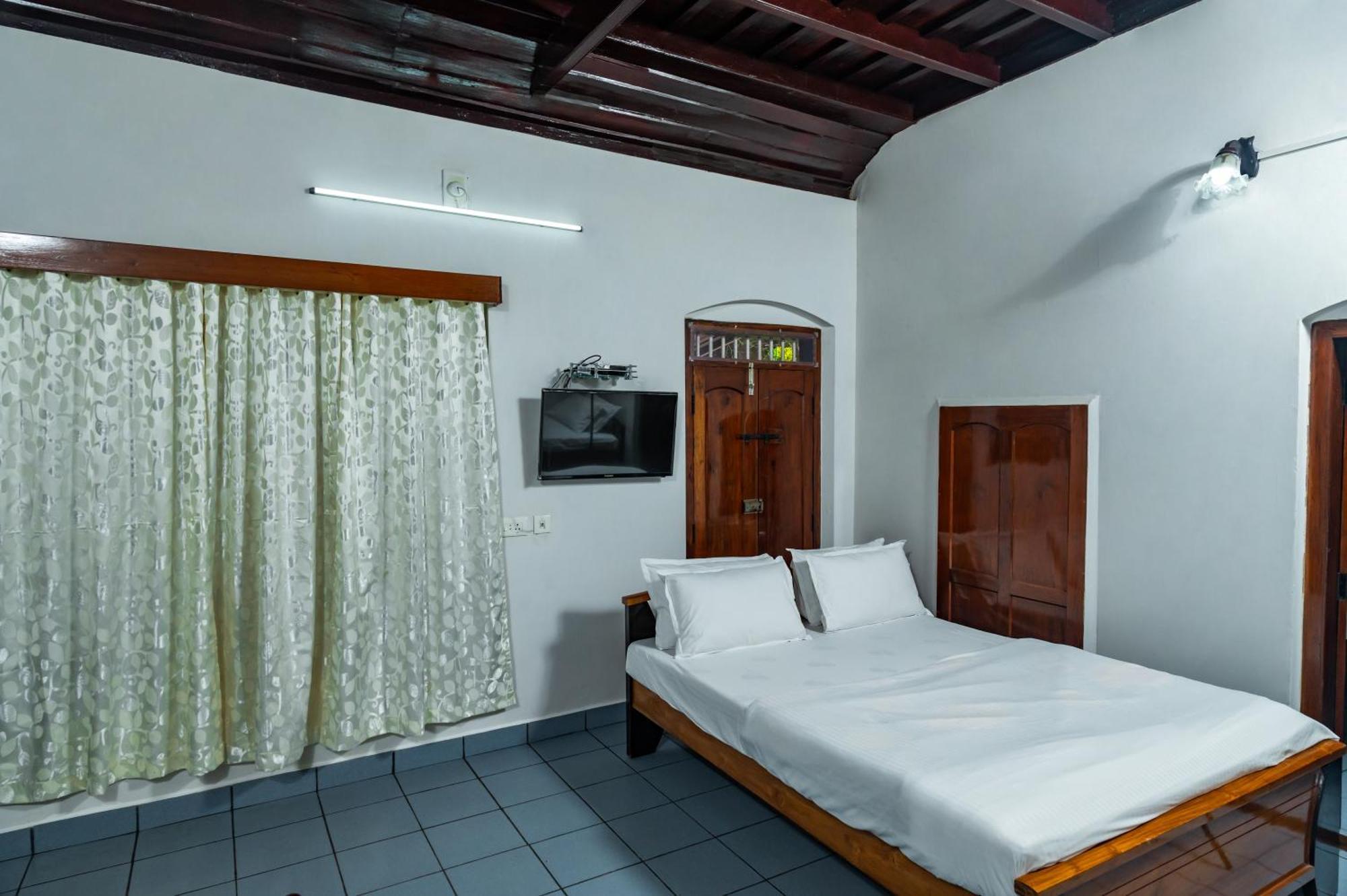 Babira Brookside Heritage Resort كوماراكوم المظهر الخارجي الصورة