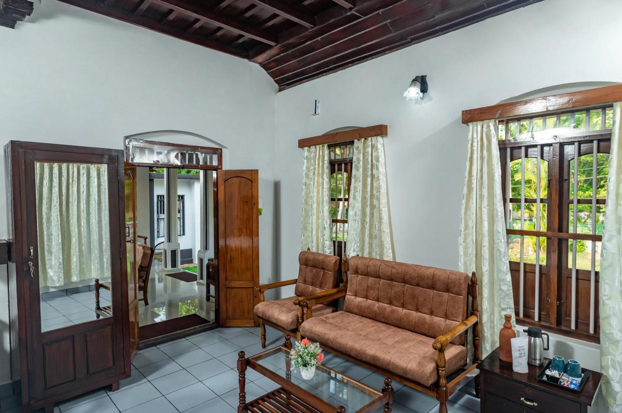 Babira Brookside Heritage Resort كوماراكوم المظهر الخارجي الصورة