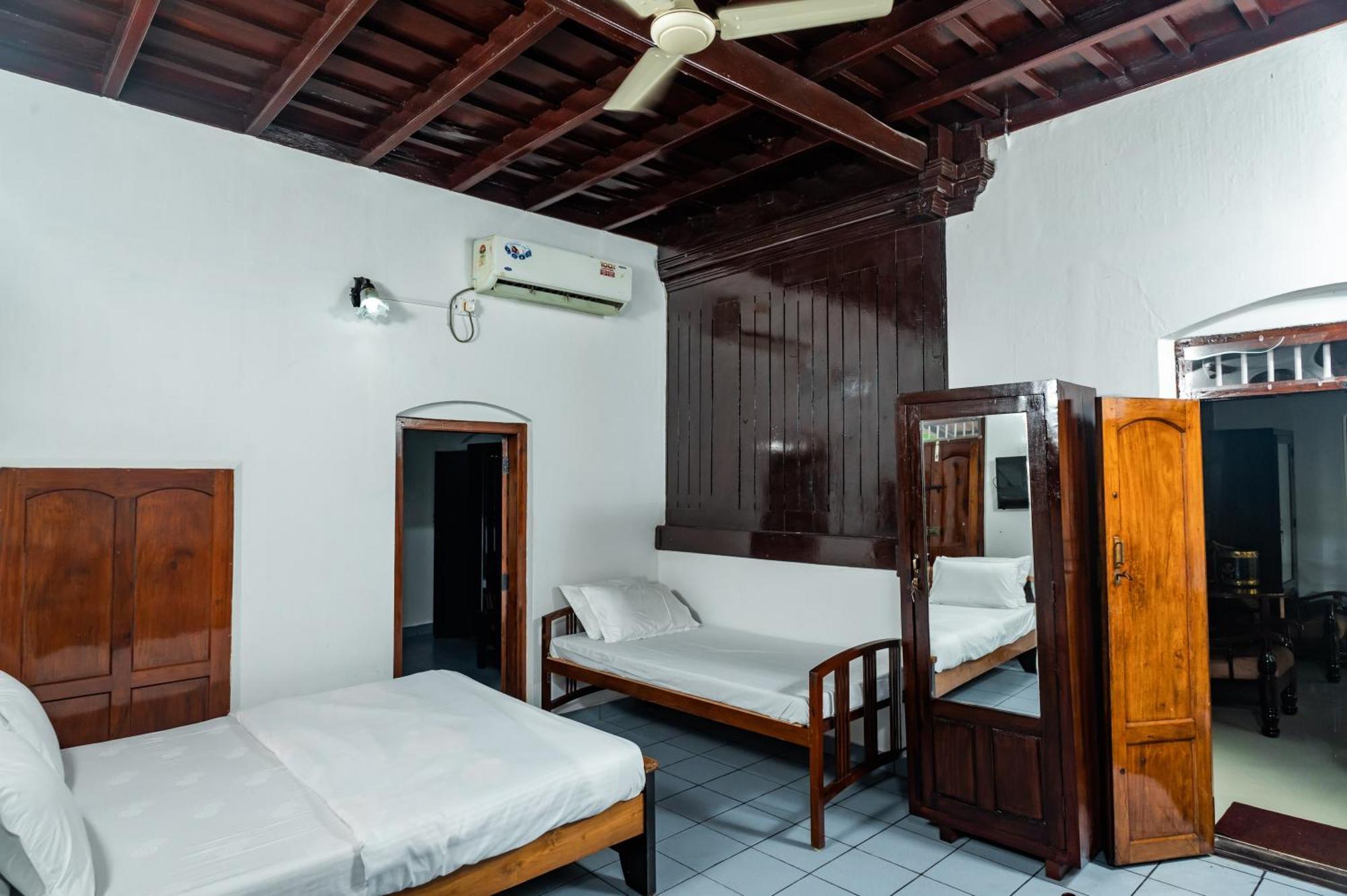 Babira Brookside Heritage Resort كوماراكوم المظهر الخارجي الصورة