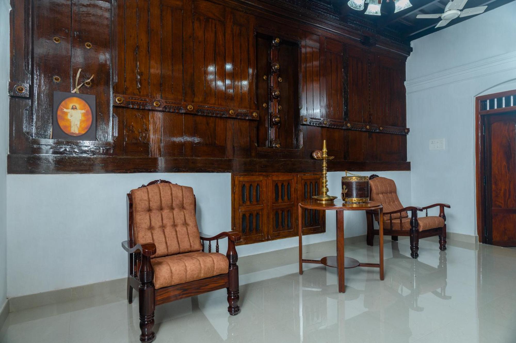 Babira Brookside Heritage Resort كوماراكوم المظهر الخارجي الصورة