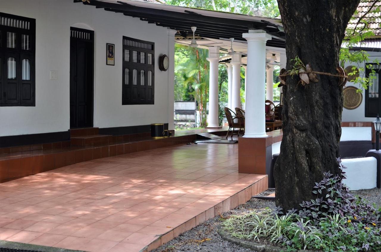 Babira Brookside Heritage Resort كوماراكوم المظهر الخارجي الصورة